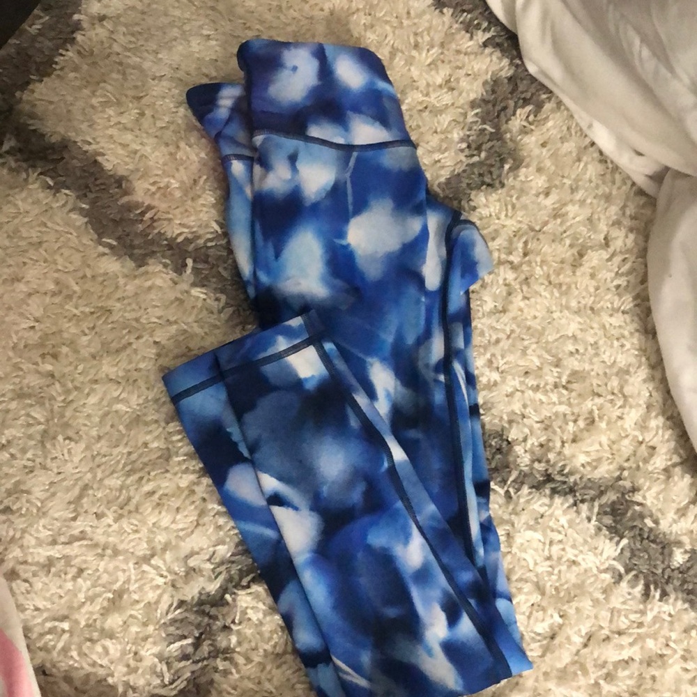 Lululemon size 4 blue leggings